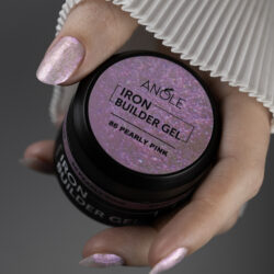 Anole Iron Buildergel 86 met mermaid glitters in setje op handen